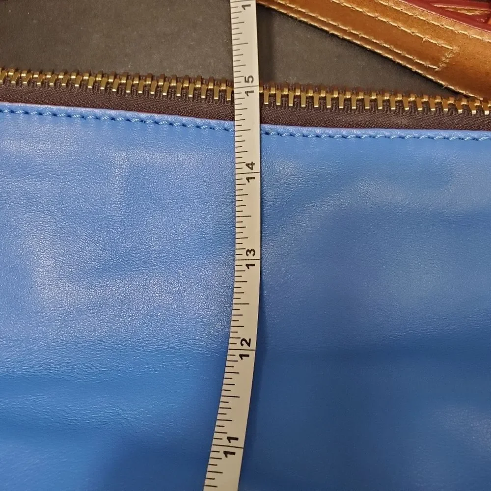 Dooney & Bourke gorgeous leather